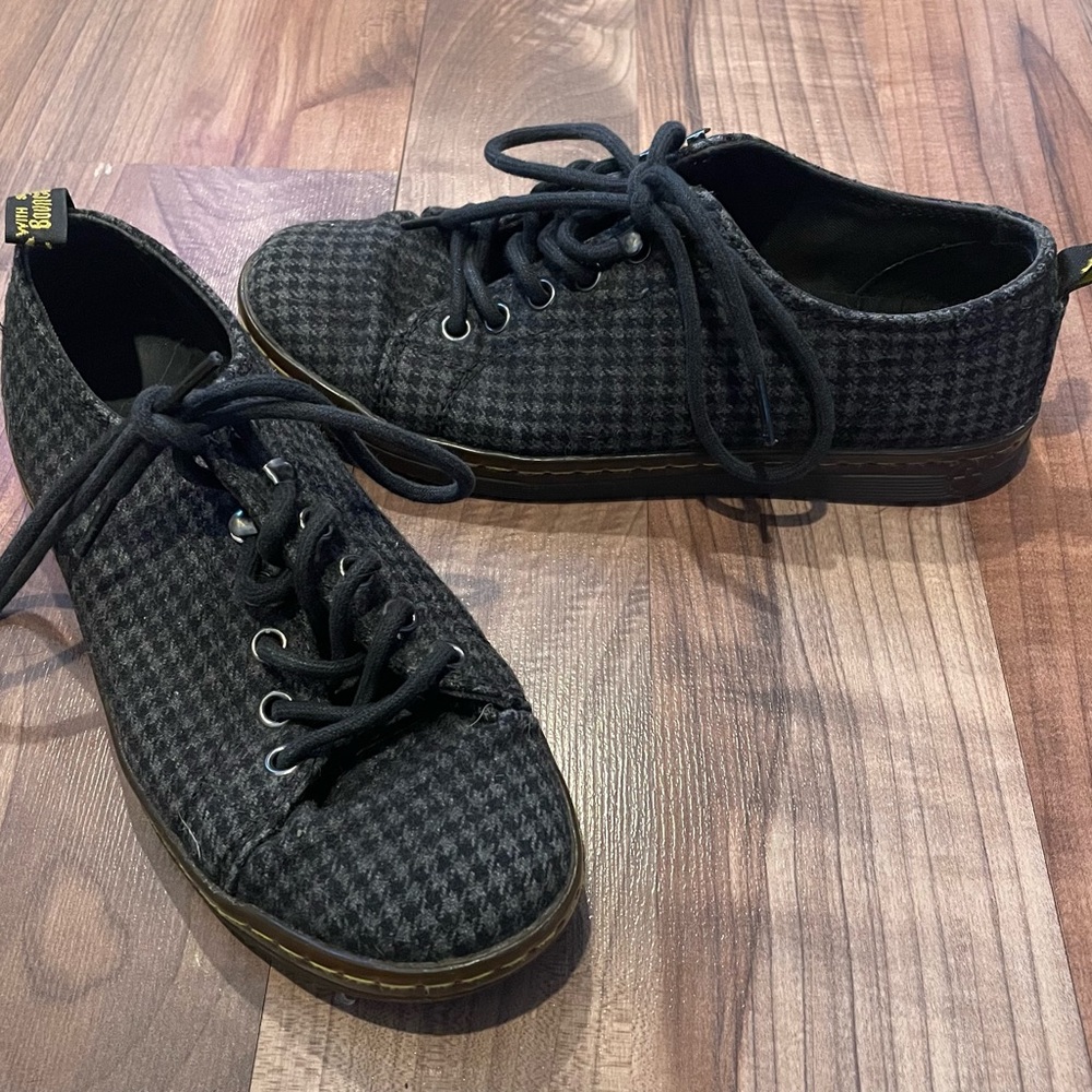 Dr Martens Air Wair Samira Houndstooth in Gray, W7